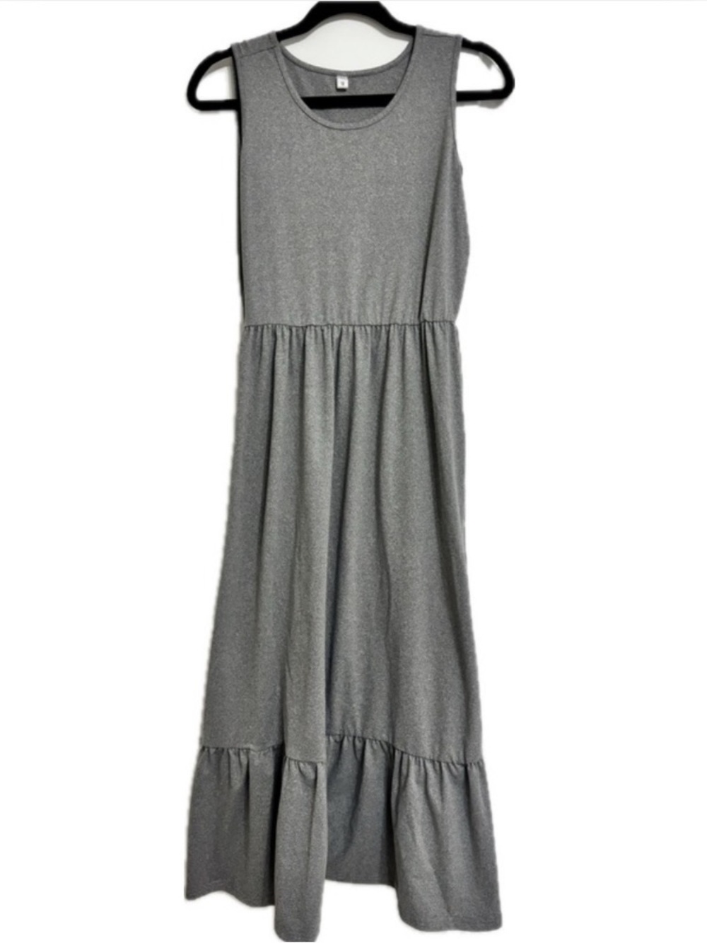 Sleeveless Gray Midi Dress with Ruffled Hem